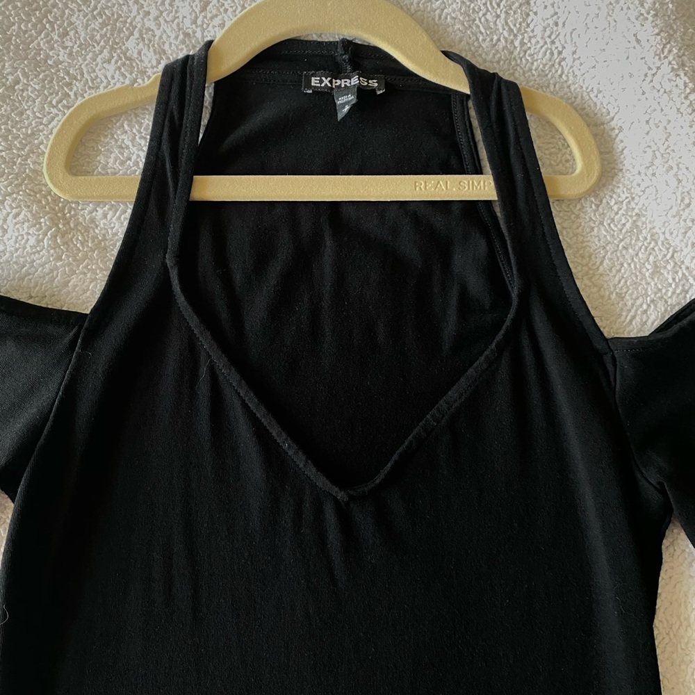 Express cold shoulder top - Picture 2 of 6